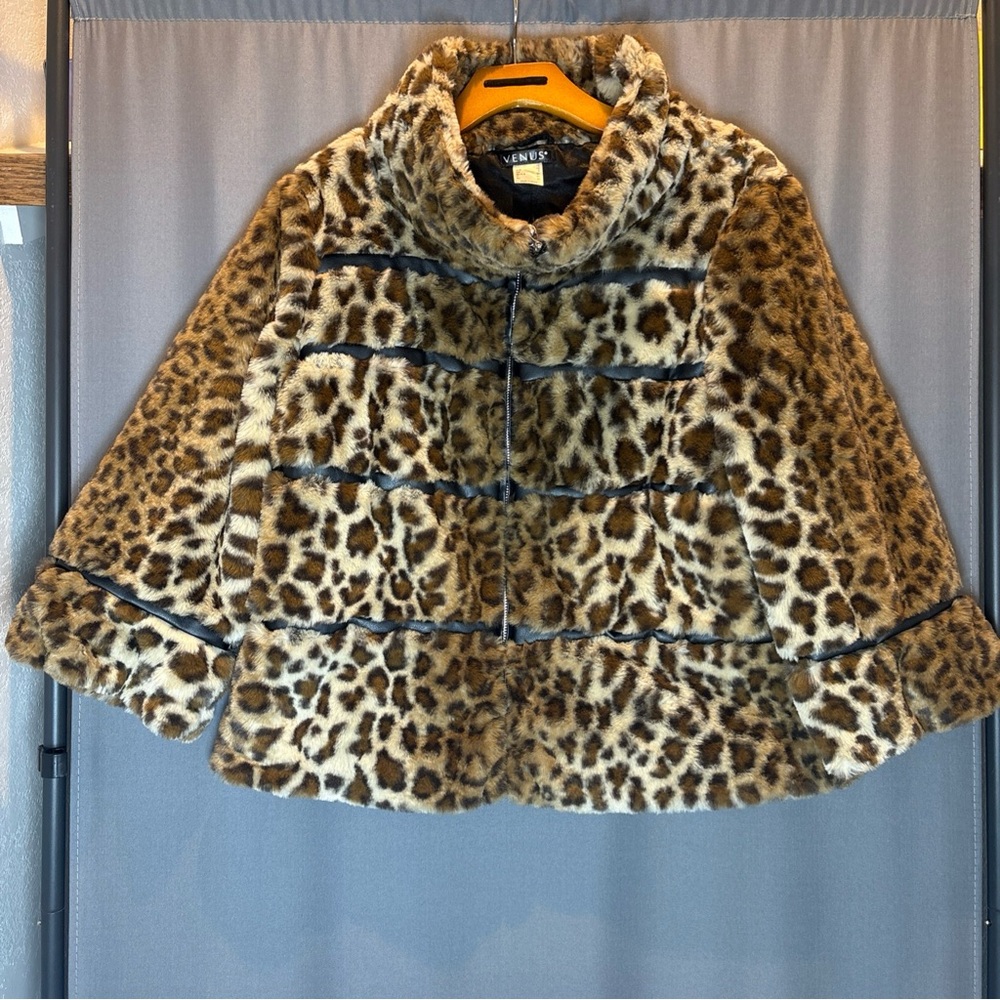 VENUS Leopard Print Teddy Jacket